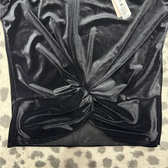 Women’s Aqua Tshirt with bottom Knot - black - sz medium - NWT - Picture 8 of 9